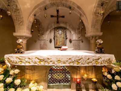 La riesumazione delle ossa di San Nicola nel 1957